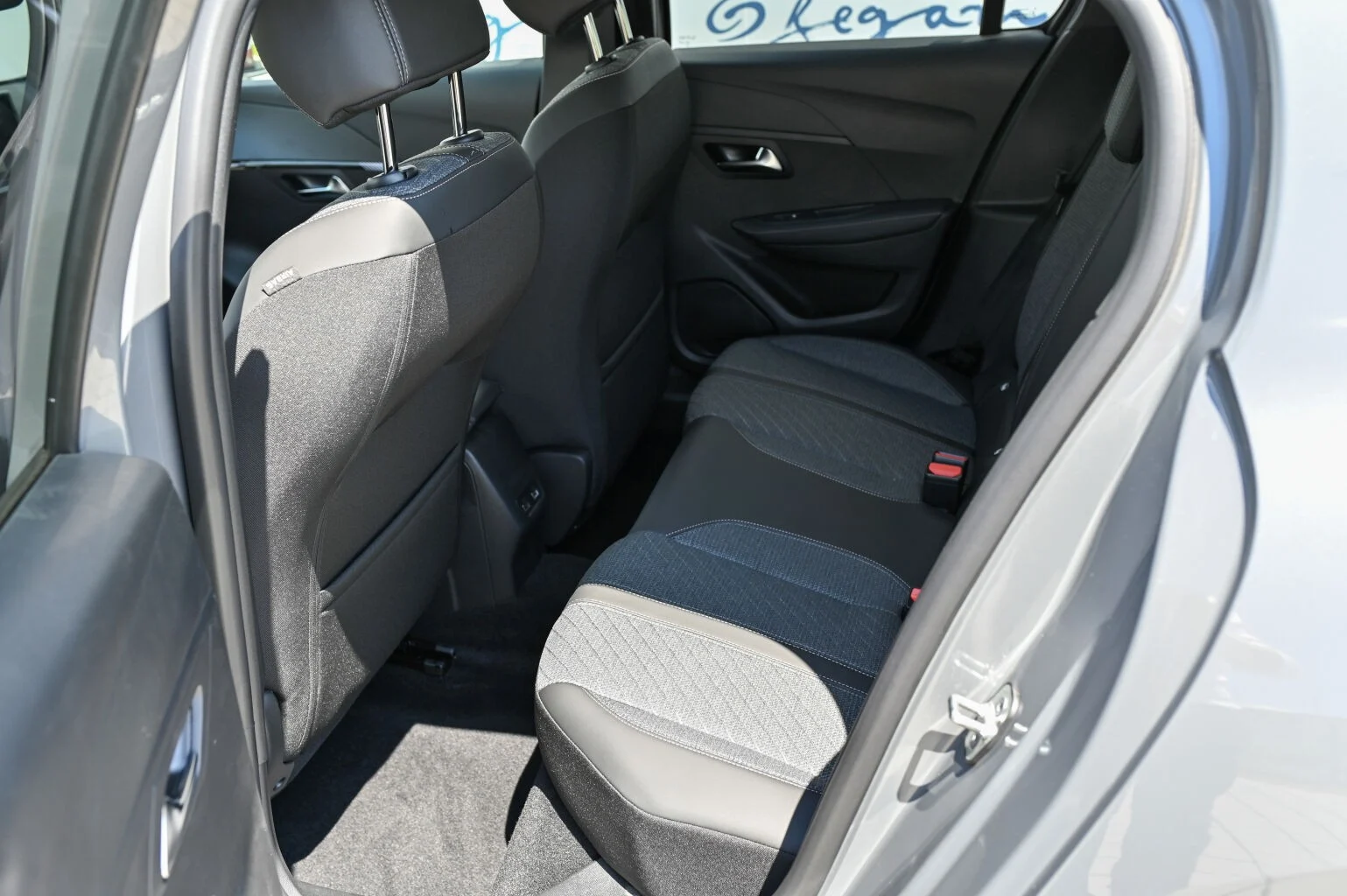 Peugeot 208 ALLURE  TURBO 100k BVM6 | Begam Trnava