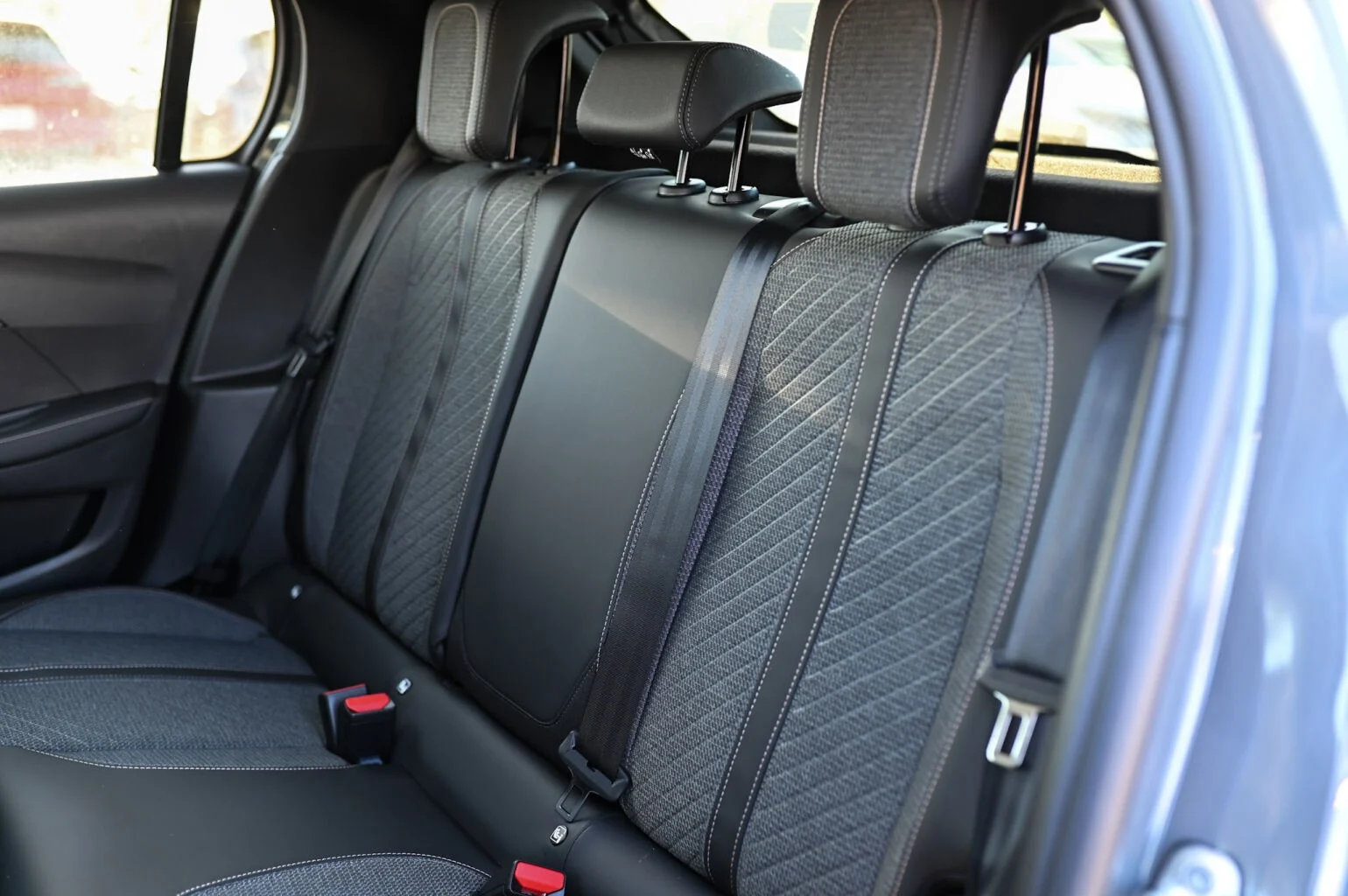 Peugeot 208 ALLURE  TURBO 100k BVM6 | Begam Trnava