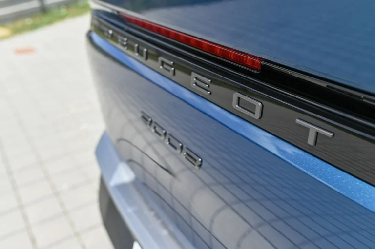 Peugeot 3008 ALLURE Hybrid 145k e-DCS6 (MHEV) | Begam Trnava
