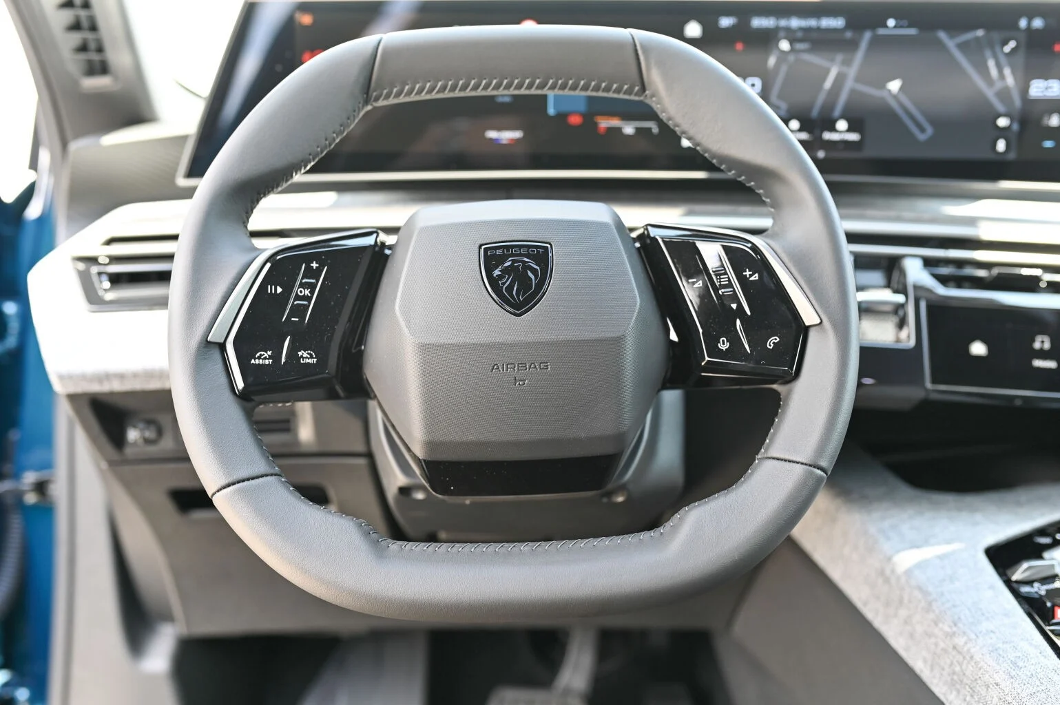 Peugeot 3008 ALLURE Hybrid 145k e-DCS6 (MHEV) | Begam Trnava