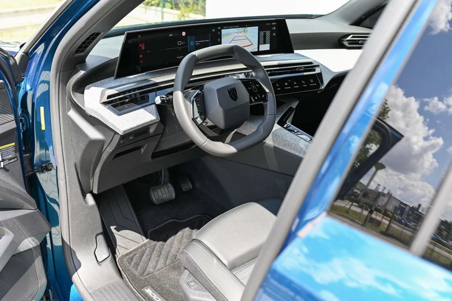 Peugeot 3008 ALLURE Hybrid 145k e-DCS6 (MHEV) | Begam Trnava
