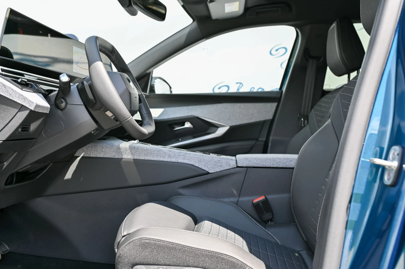 Peugeot 3008 ALLURE Hybrid 145k e-DCS6 (MHEV) | Begam Trnava