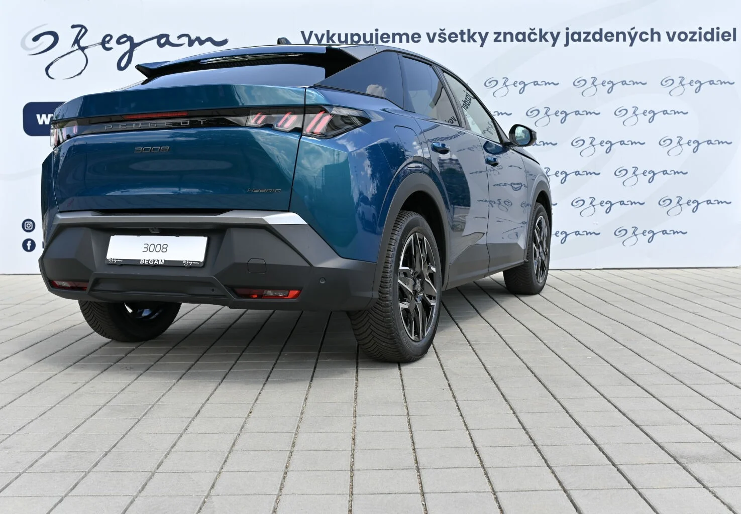 Peugeot 3008 ALLURE Hybrid 145k e-DCS6 (MHEV) | Begam Trnava
