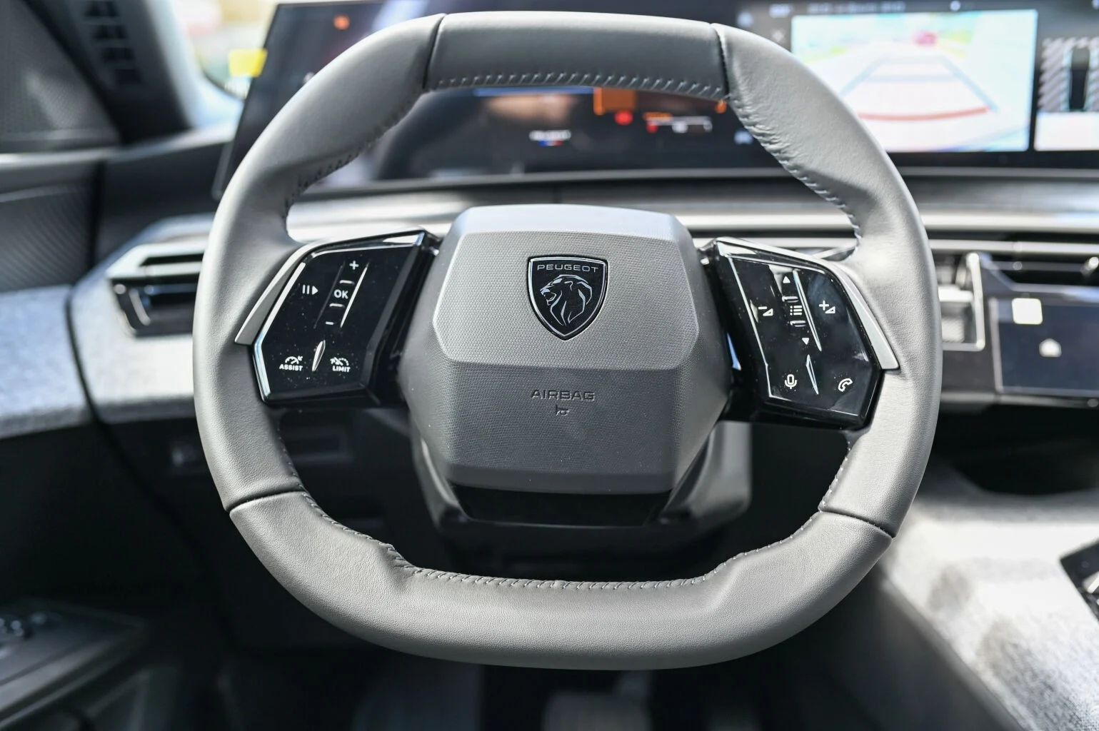 Peugeot 3008 NEW 3008 ALLURE Hybrid 145k e-DCS6 | Begam Trnava