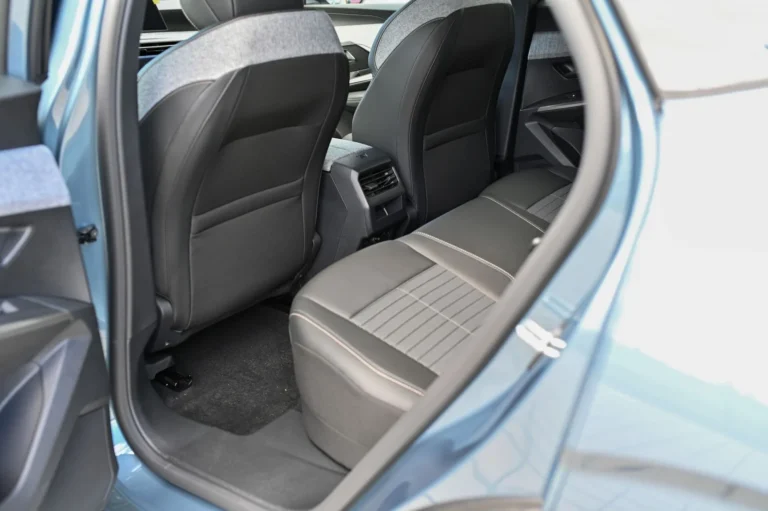 Peugeot 3008 NEW 3008 ALLURE Hybrid 145k e-DCS6 | Begam Trnava