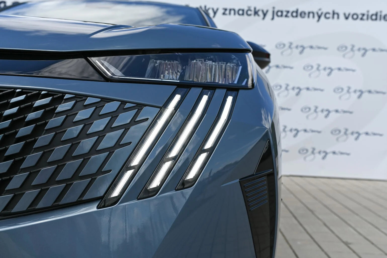 Peugeot 3008 NEW 3008 ALLURE Hybrid 145k e-DCS6 | Begam Trnava