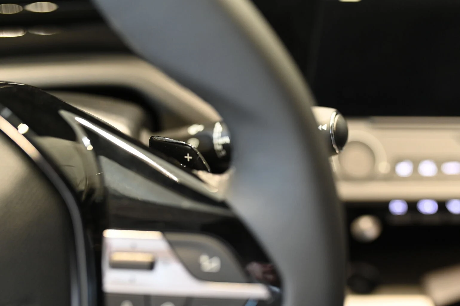 Peugeot 308 ALLURE Hybrid 145k e-DCS6 | Begam Trnava