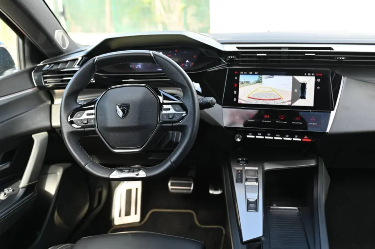 Peugeot 408 1.2 PureTech 130 GT EAT8 | Begam Trnava