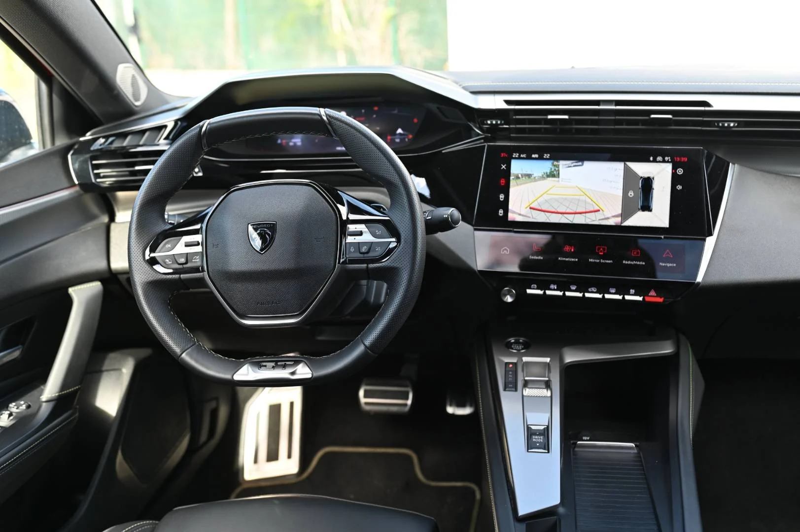 Peugeot 408 1.2 PureTech 130 GT EAT8 | Begam Trnava