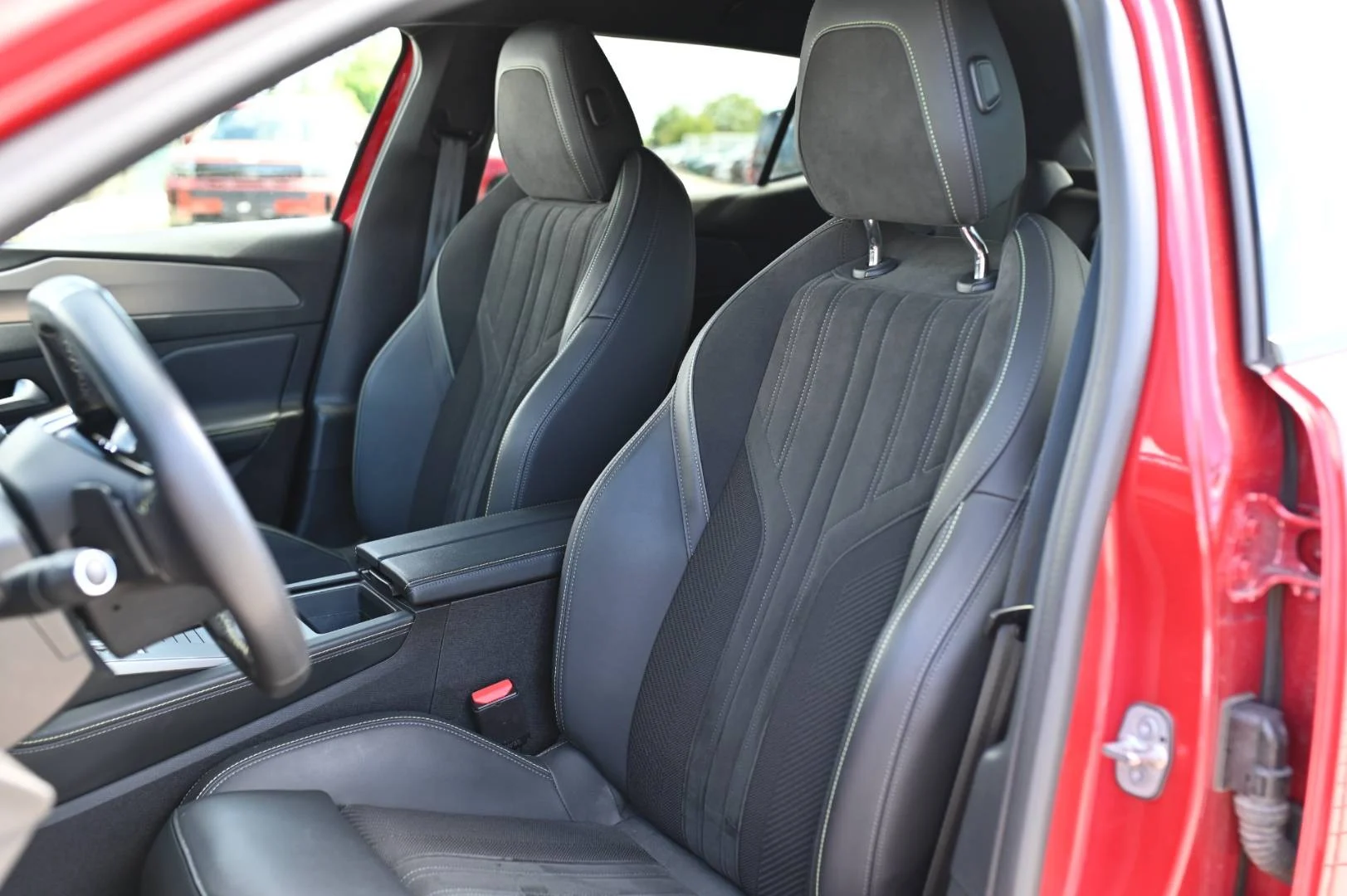 Peugeot 408 1.2 PureTech 130 GT EAT8 | Begam Trnava