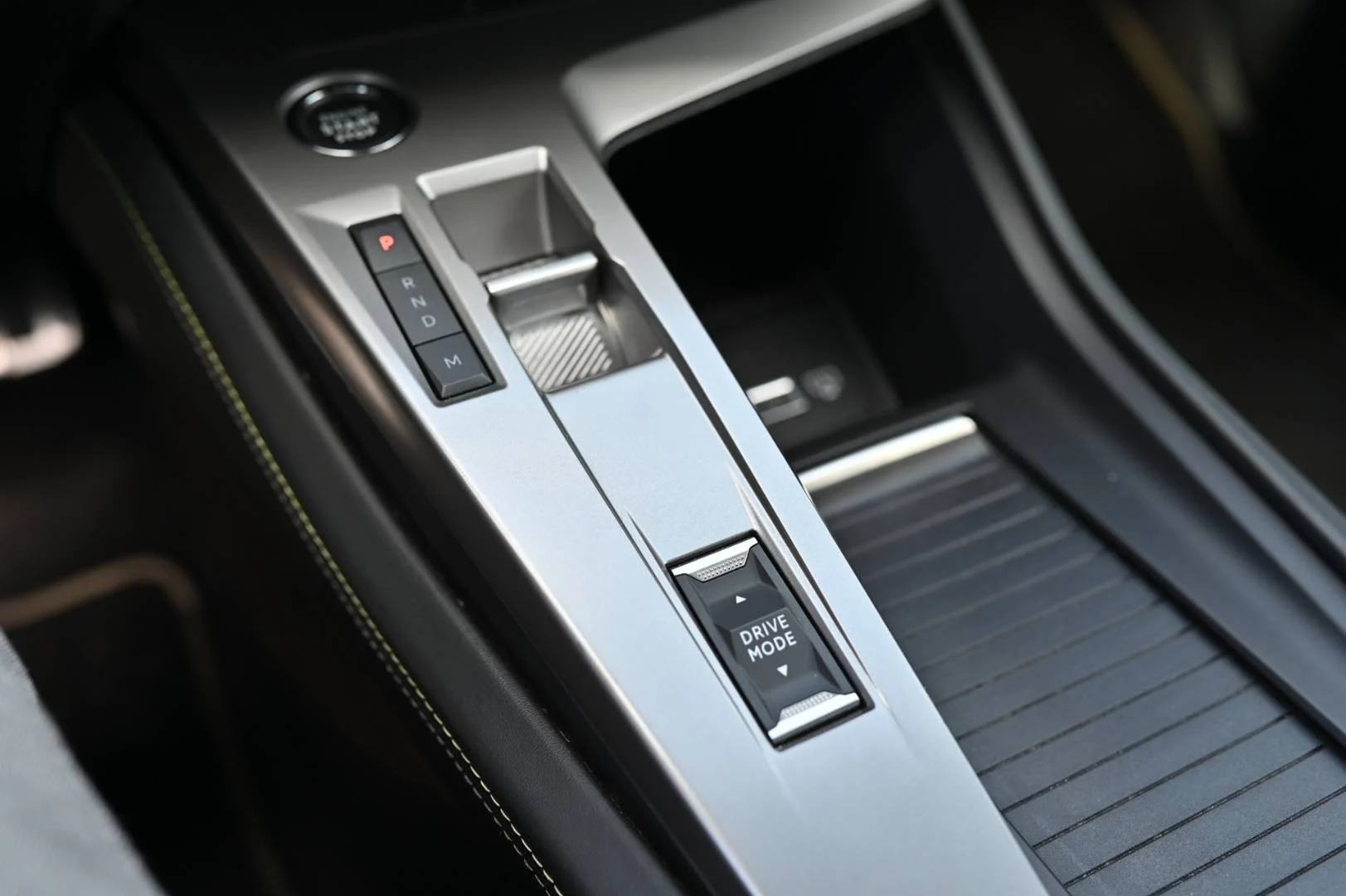 Peugeot 408 1.2 PureTech 130 GT EAT8 | Begam Trnava