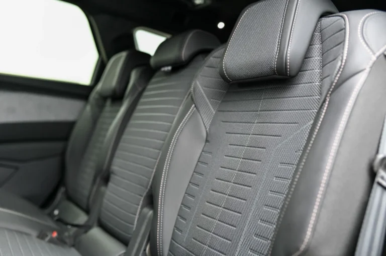 Peugeot 5008 ALLURE Hybrid 145k e-DCS6 | Begam Trnava