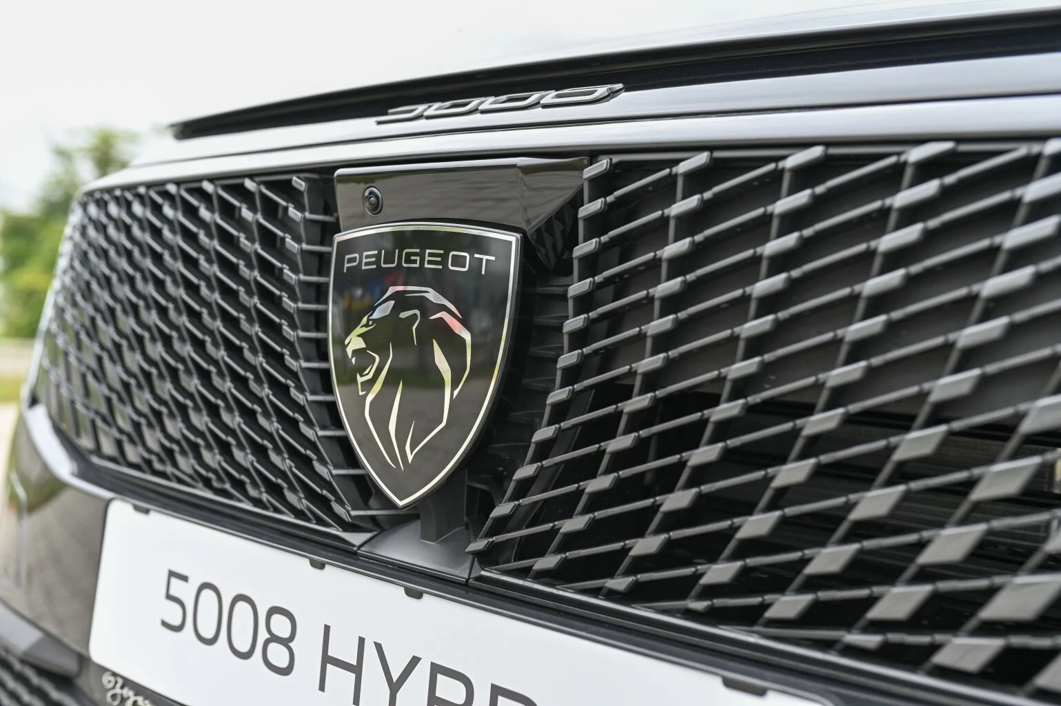 Peugeot 5008 ALLURE Hybrid 145k e-DCS6 | Begam Trnava