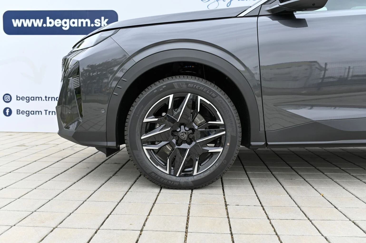 Peugeot 5008 ALLURE Hybrid 145k e-DCS6 | Begam Trnava