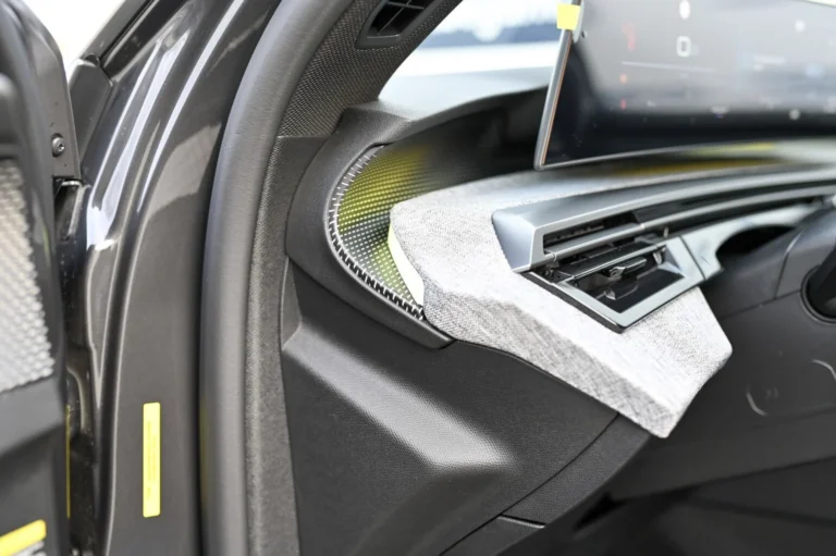 Peugeot 5008 GT Hybrid 145k e-DCS6 | Begam Trnava