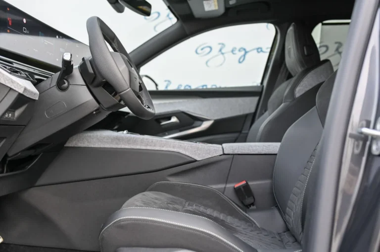 Peugeot 5008 GT Hybrid 145k e-DCS6 | Begam Trnava
