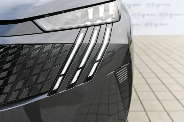 Peugeot 5008 GT Hybrid 145k e-DCS6 | Begam Trnava