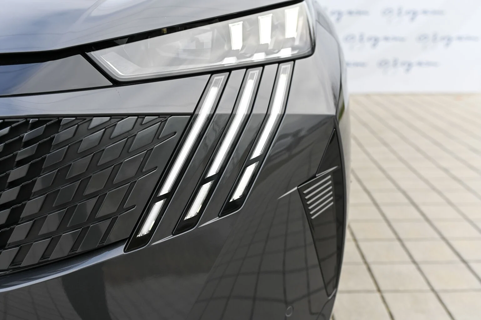 Peugeot 5008 ALLURE Hybrid 145k e-DCS6 (MHEV) | Begam Trnava