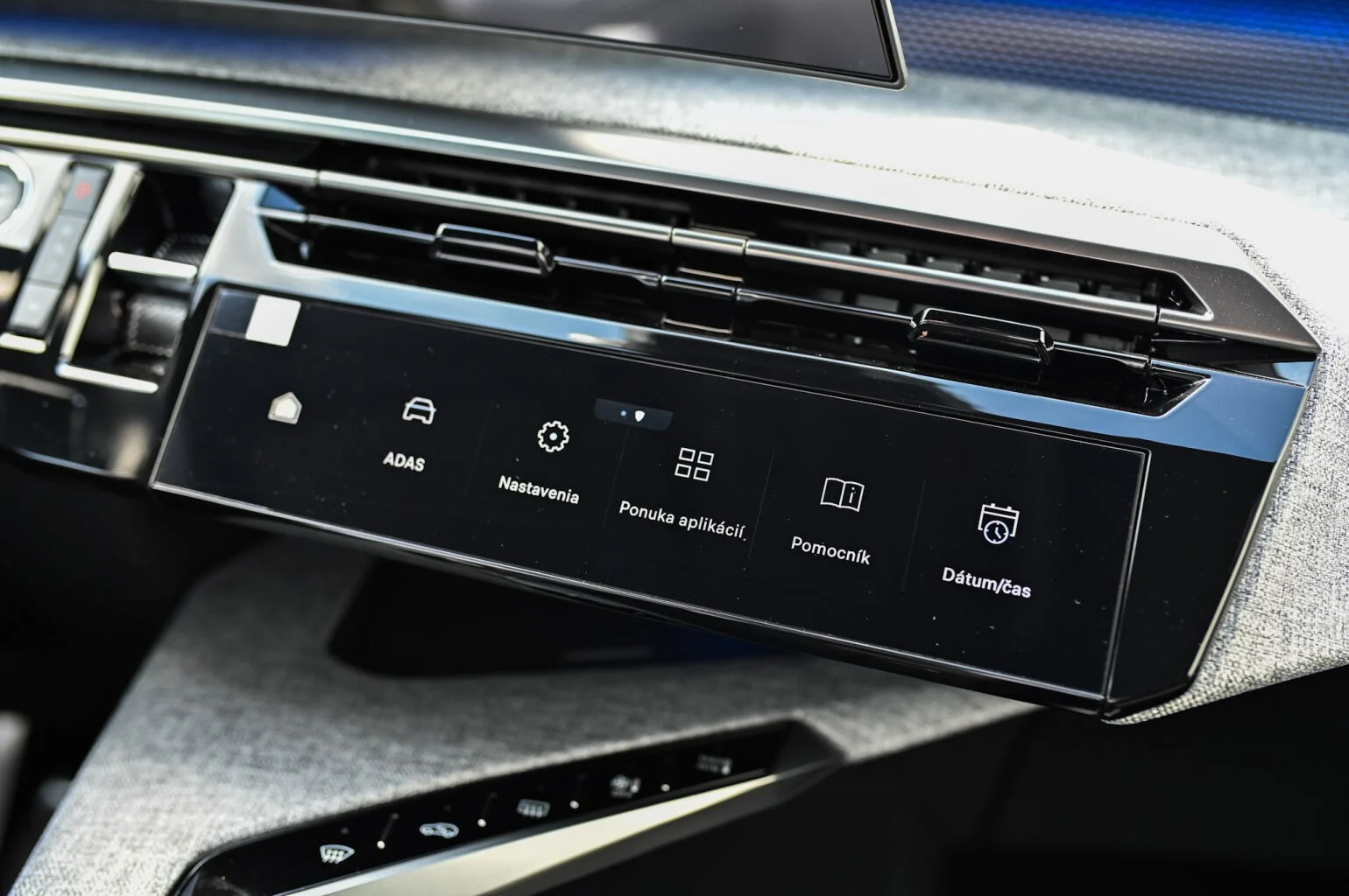 Peugeot 5008 GT  Hybrid 145k e-DCS6 | Begam Trnava