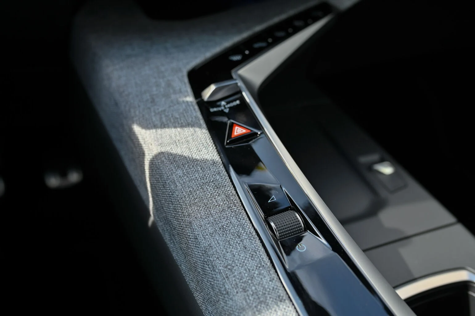 Peugeot 5008 GT  Hybrid 145k e-DCS6 | Begam Trnava