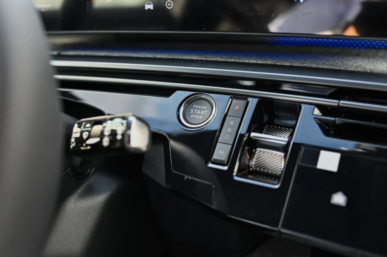 Peugeot 5008 GT  Hybrid 145k e-DCS6 | Begam Trnava