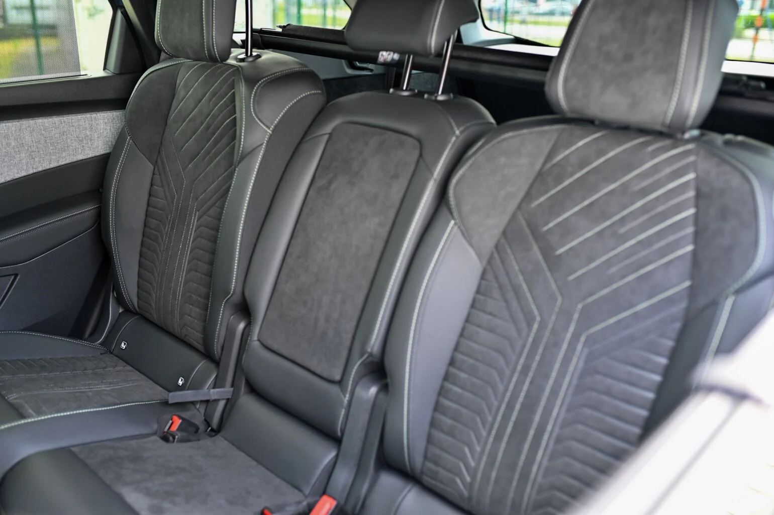 Peugeot 5008 GT  Hybrid 145k e-DCS6 | Begam Trnava