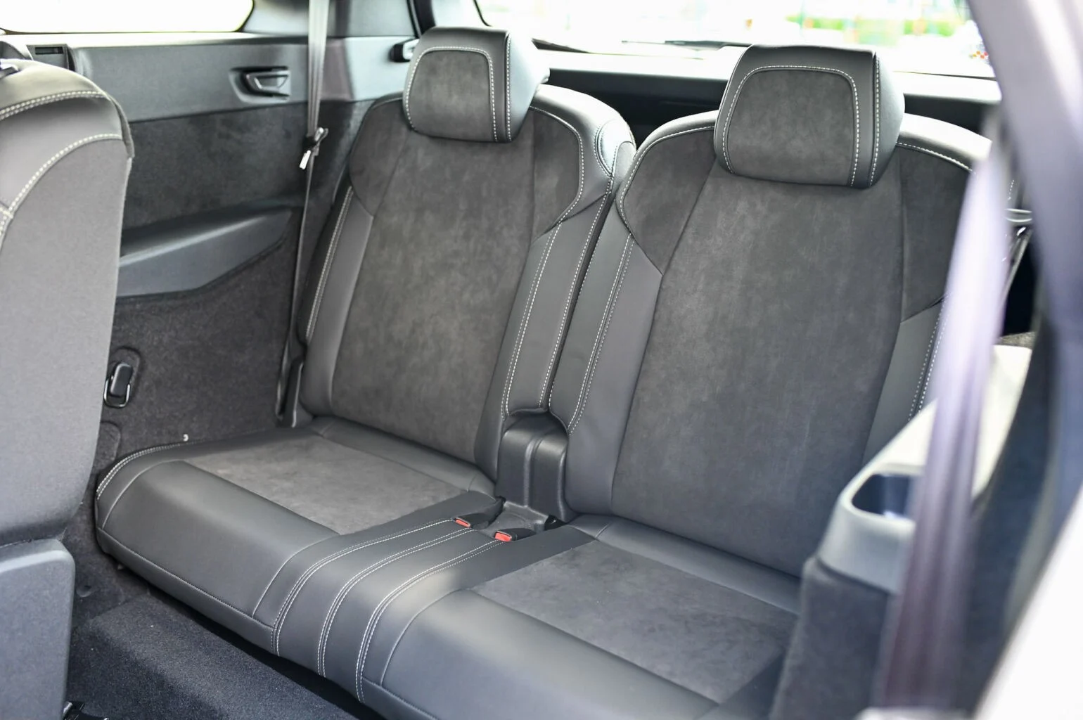 Peugeot 5008 GT  Hybrid 145k e-DCS6 | Begam Trnava
