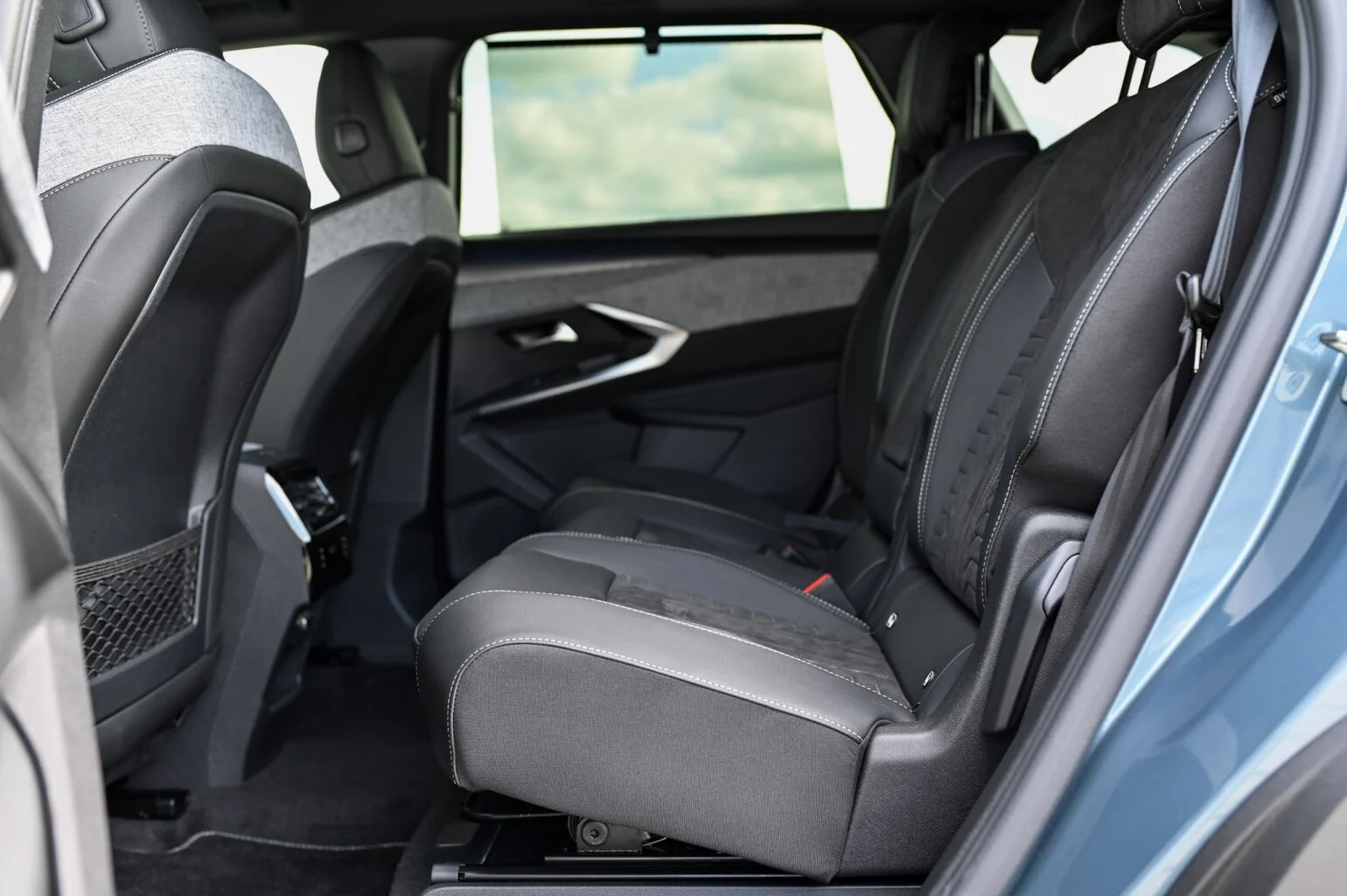 Peugeot 5008 GT  Hybrid 145k e-DCS6 | Begam Trnava
