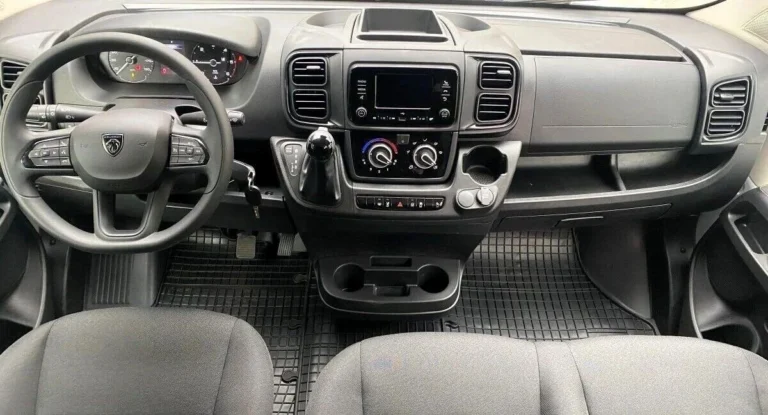 Peugeot Boxer Furgon 435 L4H2 2.2 BlueHDi 180 €6.4 EAT8 | Begam Trnava