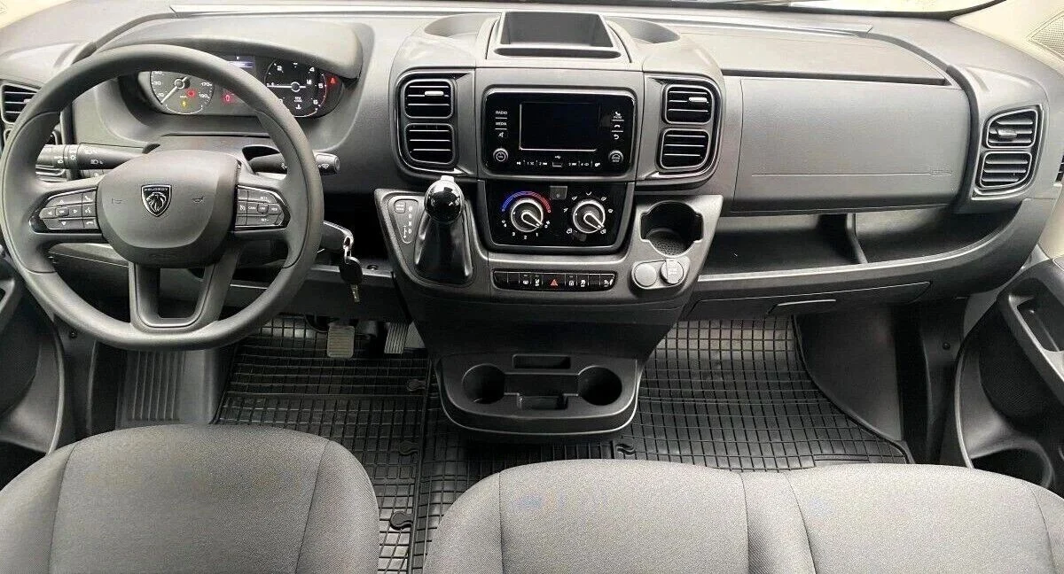 Peugeot Boxer Furgon 435 L4H2 2.2 BlueHDi 180 €6.4 EAT8 | Begam Trnava