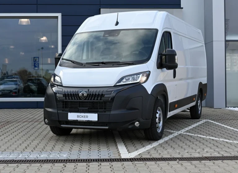 Peugeot Boxer Furgon 435 L4H2 2.2 BlueHDi 180 €6.4 EAT8 | Begam Trnava