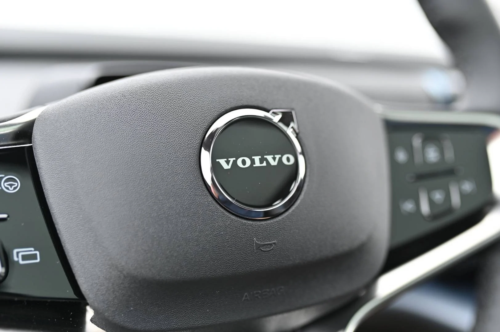 Volvo EX30 Single Motor LongRange ULTRA | Begam Trnava
