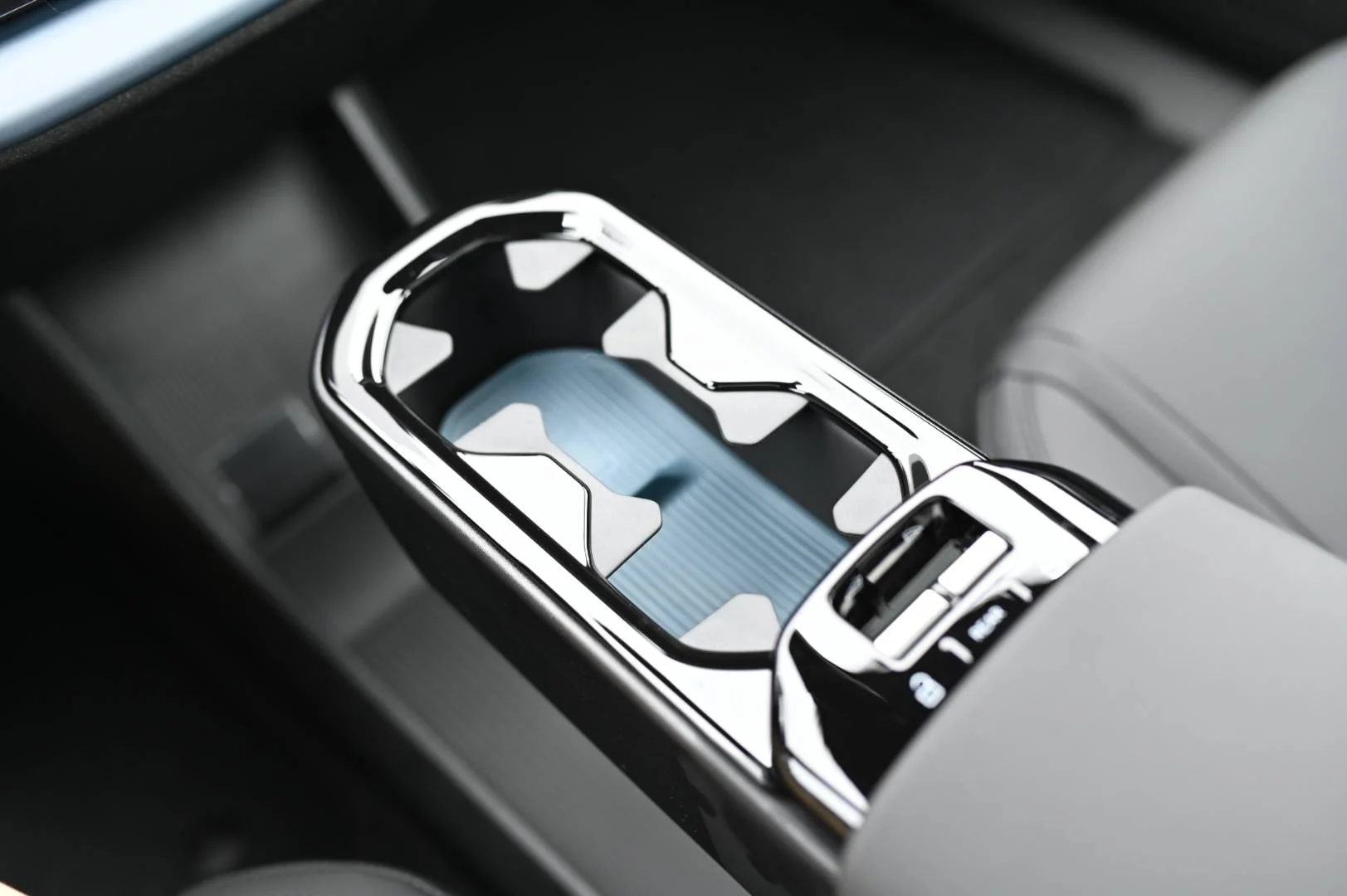 Volvo EX30 Single Motor LongRange ULTRA | Begam Trnava