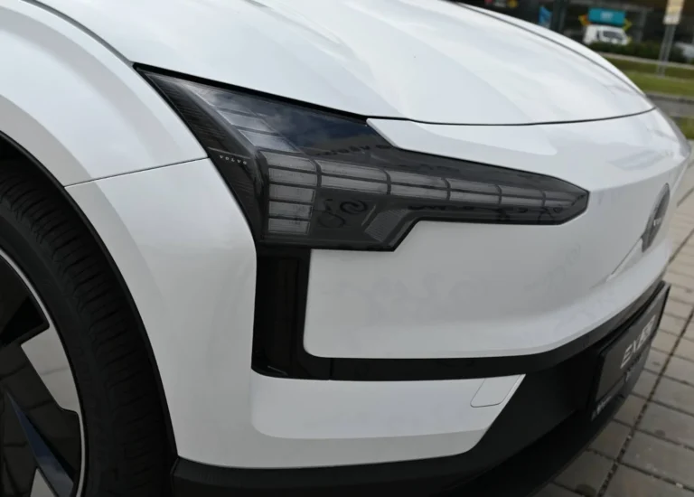 Volvo EX30 Single Motor LongRange ULTRA | Begam Trnava