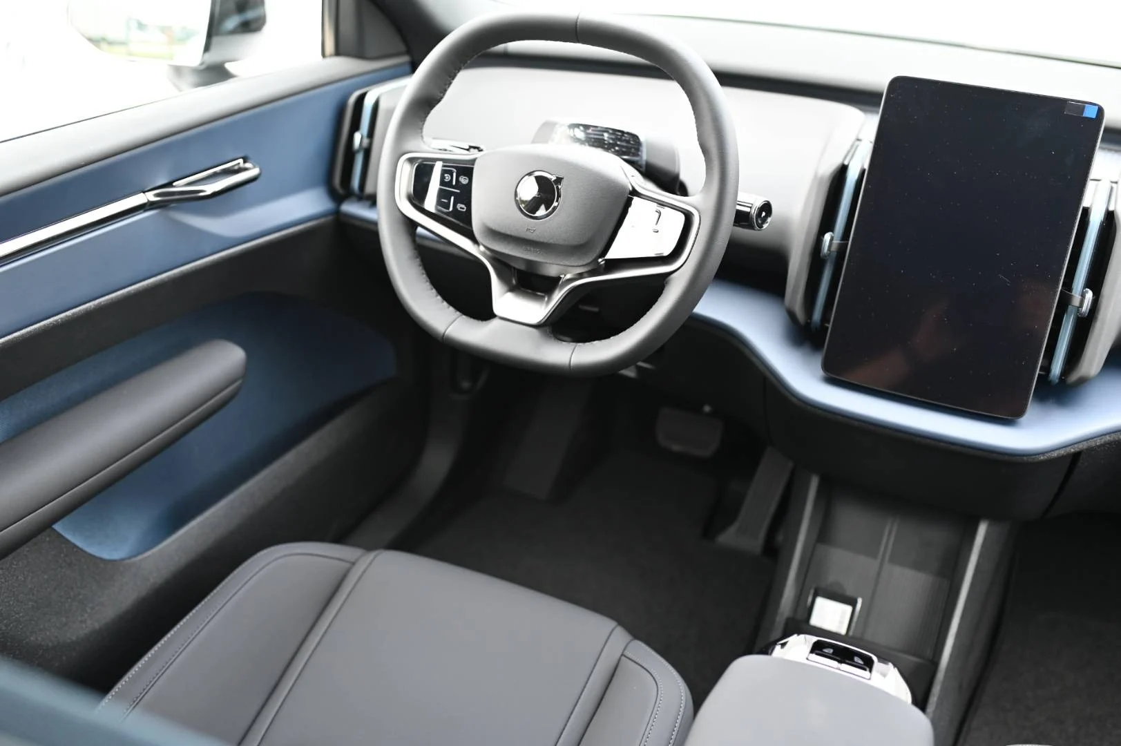 Volvo EX30 Twin Motor Performance ULTRA | Begam Trnava