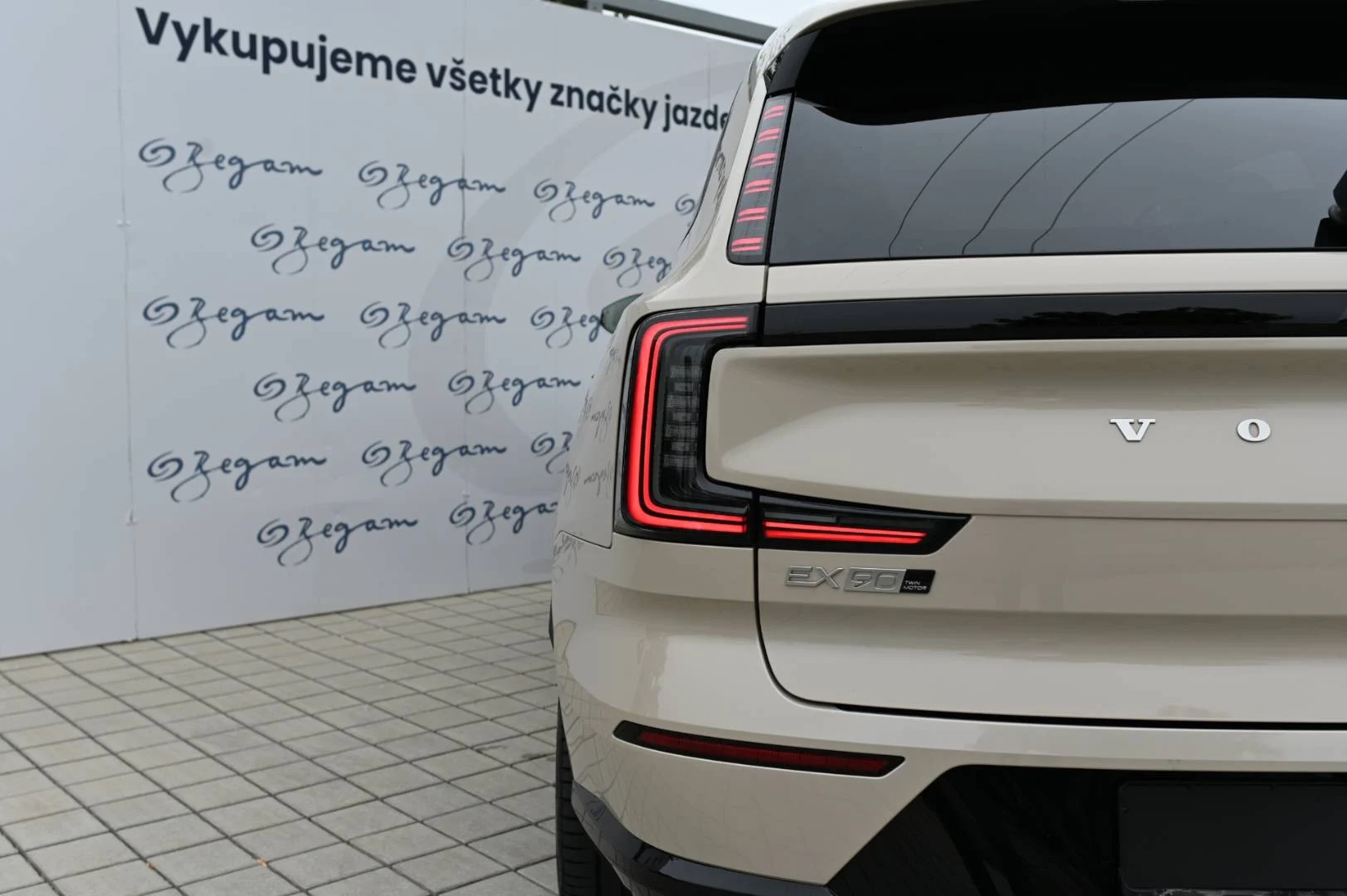 Volvo EX90 Twin Motor 111 kWh Ultra AWD 7-miest | Begam Trnava