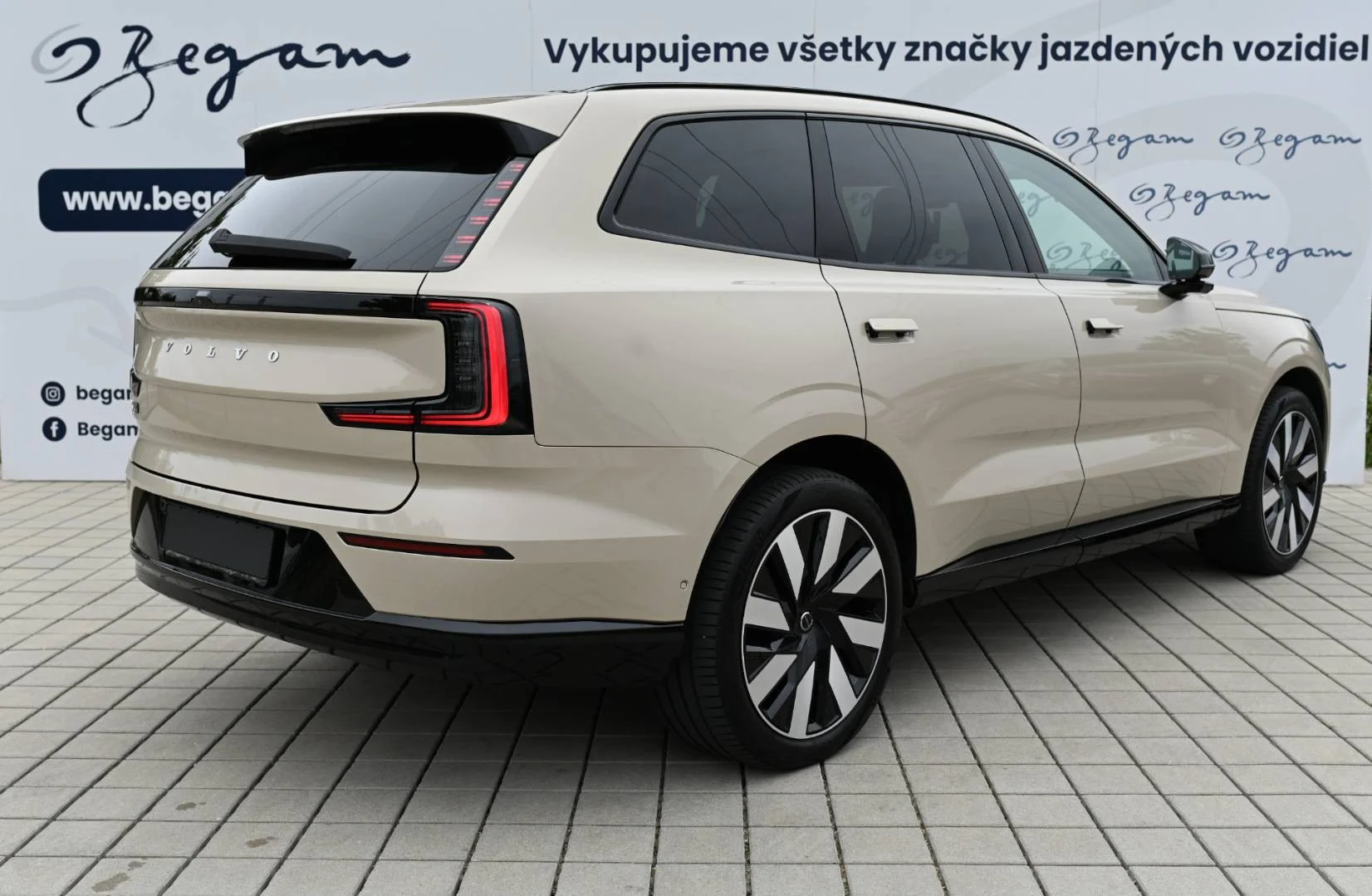 Volvo EX90 Twin Motor 111 kWh Ultra AWD 7-miest | Begam Trnava