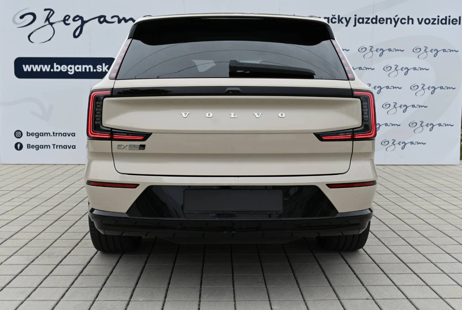 Volvo EX90 Twin Motor 111 kWh Ultra AWD 7-miest | Begam Trnava