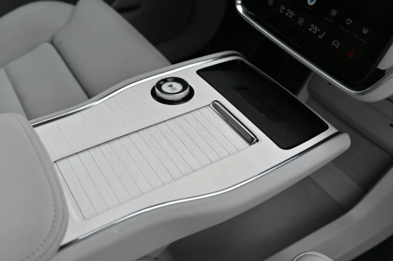 Volvo EX90 Twin Motor 111 kWh Ultra AWD 7-miest | Begam Trnava