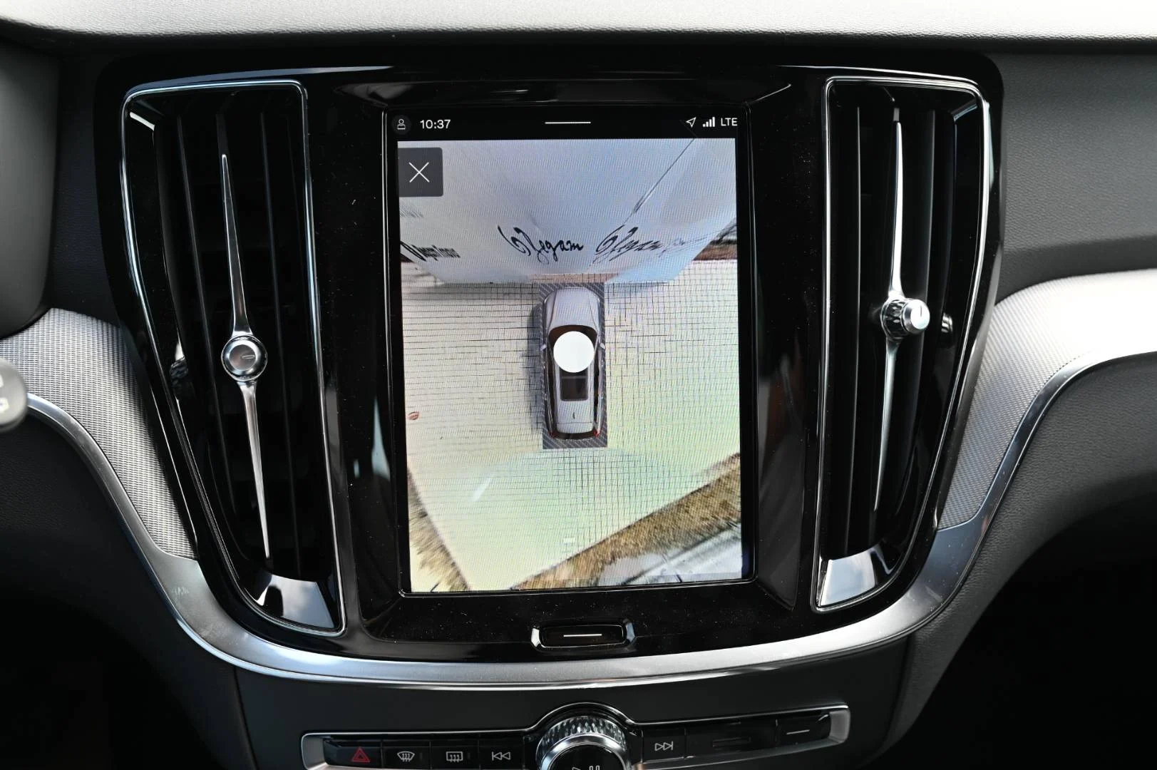 Volvo V60 B4 Plus Dark A/T | Begam Trnava