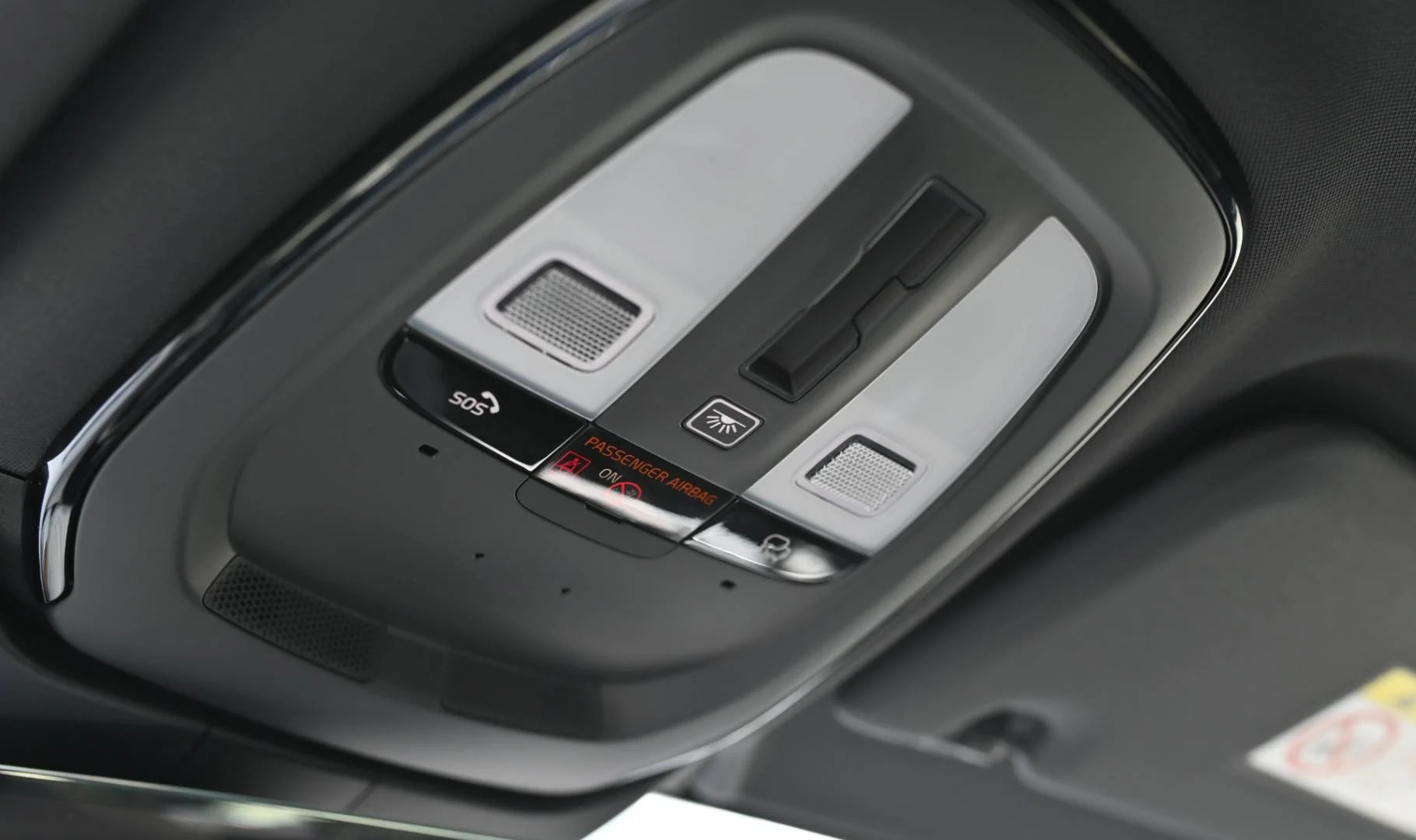 Volvo V60 B4 Plus Dark A/T | Begam Trnava