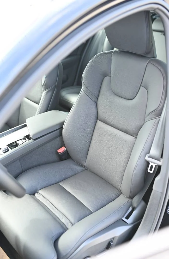 Volvo V60 B4 Plus Dark A/T | Begam Trnava