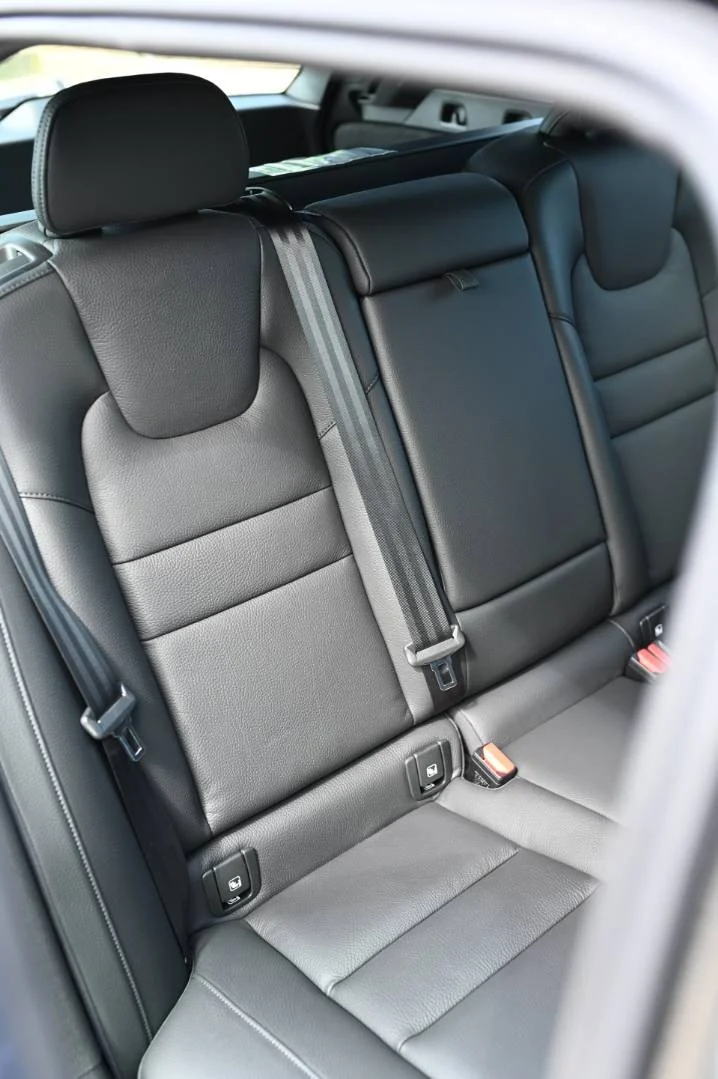 Volvo V60 B4 Plus Dark A/T | Begam Trnava