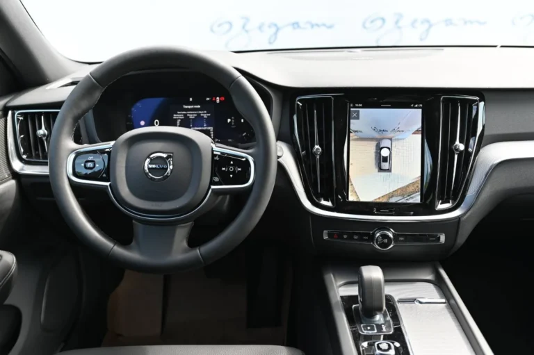 Volvo V60 B4 Plus Dark A/T | Begam Trnava