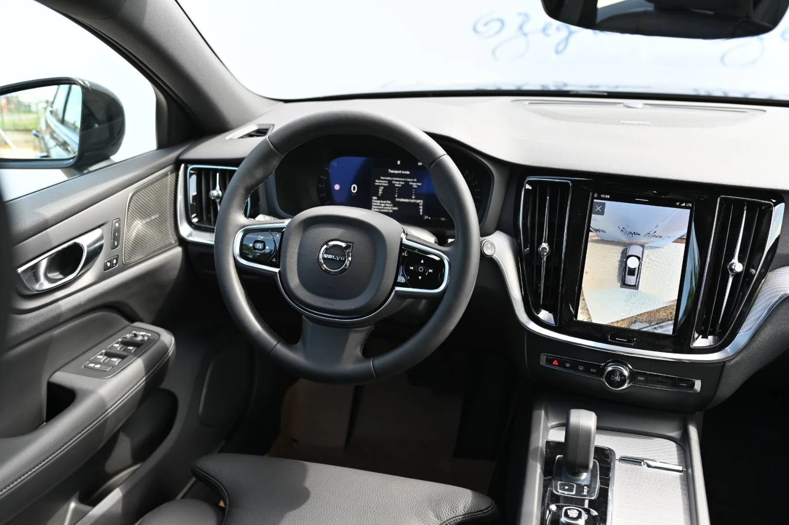 Volvo V60 B4 Plus Dark A/T | Begam Trnava