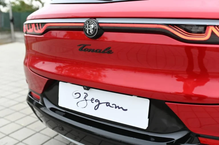 Alfa Romeo Tonale SPORT SPECIALE 1.5T IBRIDA DCT7 | Begam Trnava