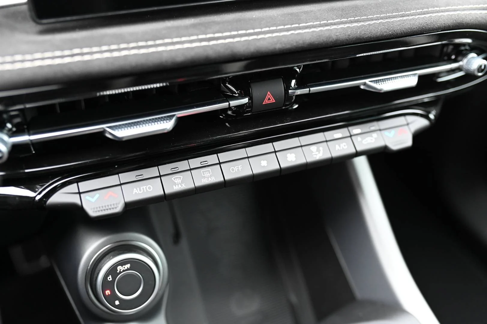 Alfa Romeo Tonale SPORT SPECIALE 1.5T IBRIDA DCT7 | Begam Trnava