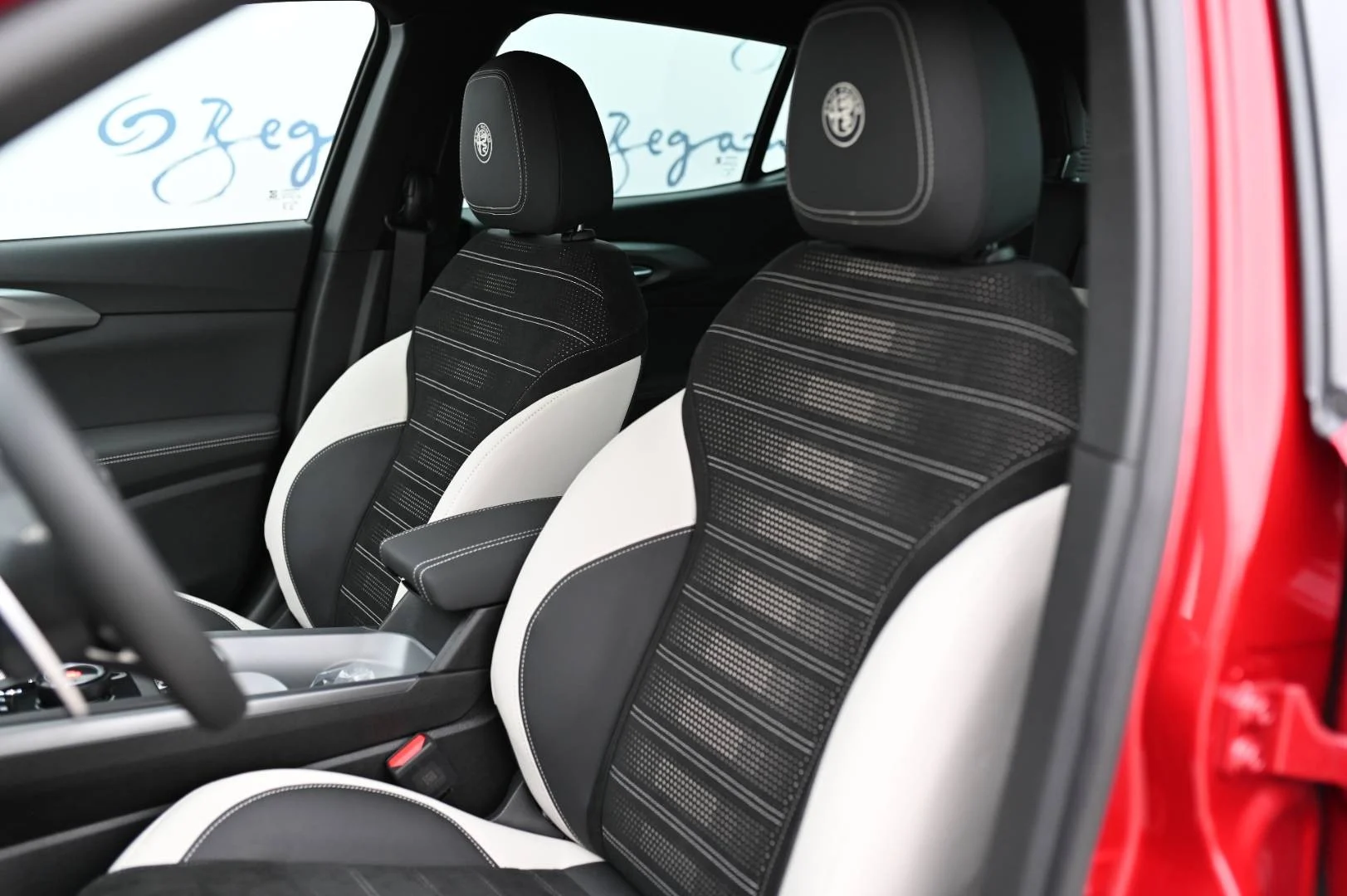 Alfa Romeo Tonale SPORT SPECIALE 1.5T IBRIDA DCT7 | Begam Trnava