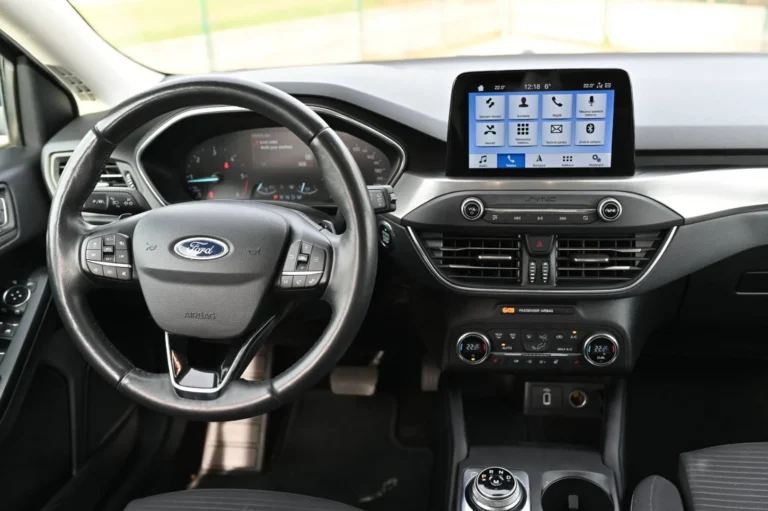 Ford Focus Kombi 2.0 TDCi EcoBlue Titanium A/T | Begam Trnava
