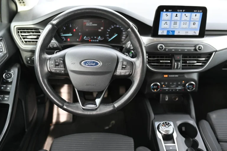 Ford Focus Kombi 2.0 TDCi EcoBlue Titanium A/T | Begam Trnava